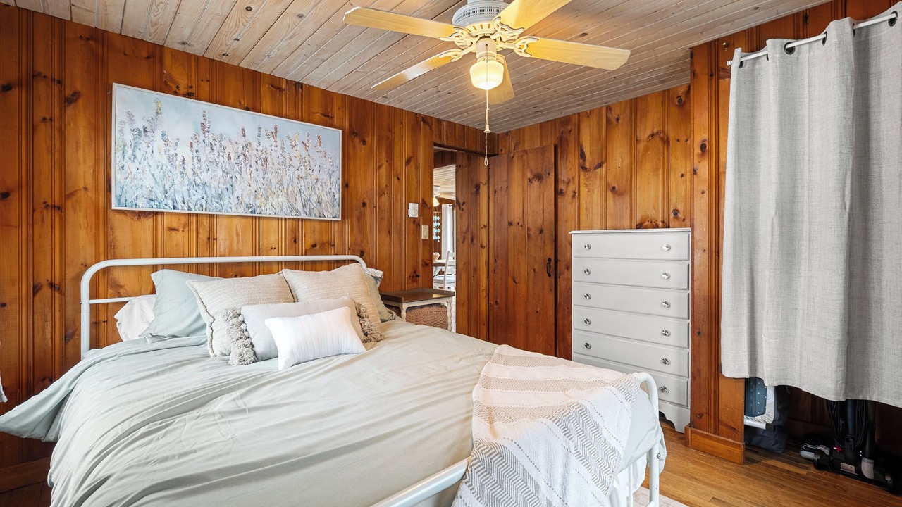 Photo of Bedroom in Niantic
