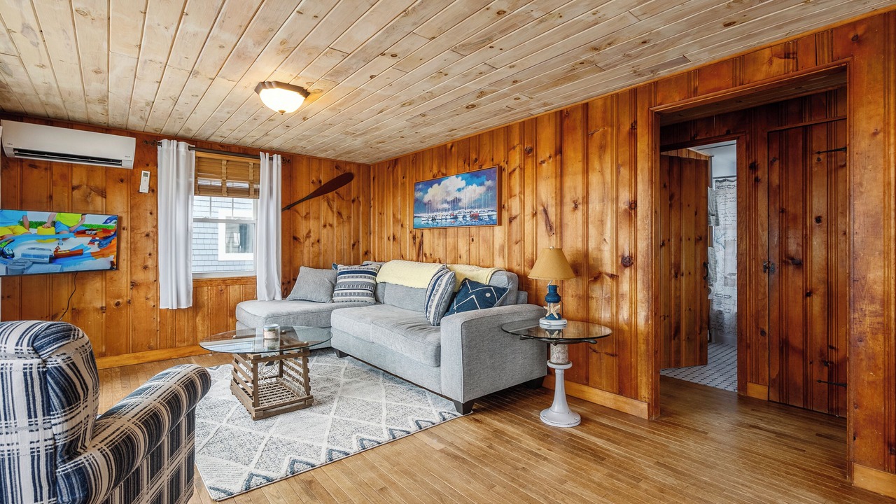 Photo of Livingroom in Niantic