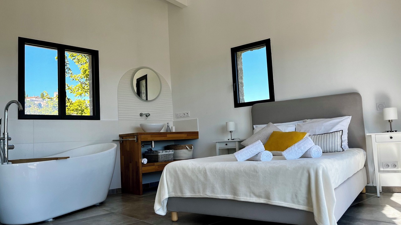 Photo of Bedroom in Sampzon