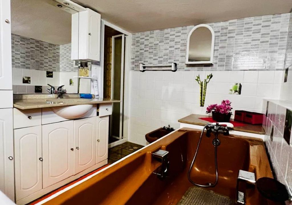 Photo of Bathroom in Crehange