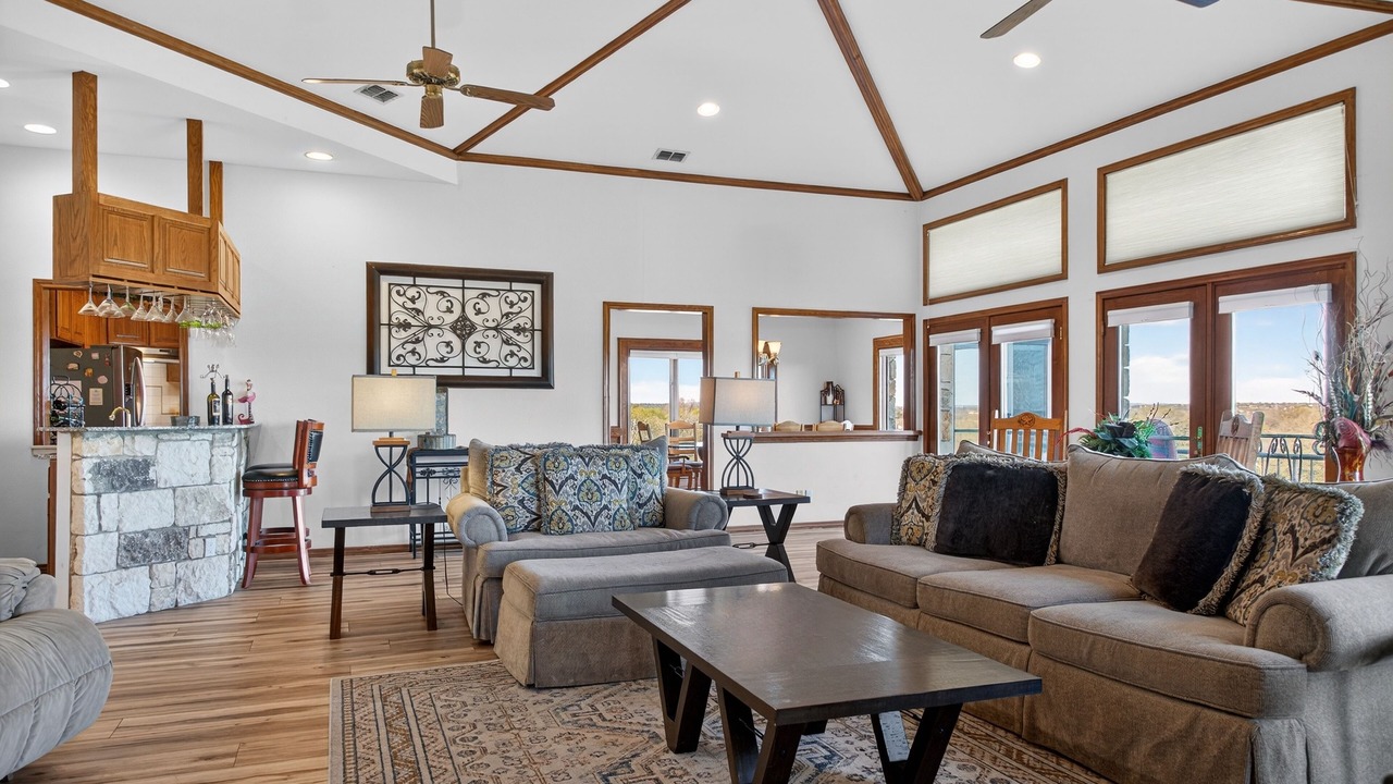 Photo of Livingroom in Horseshoe Bay