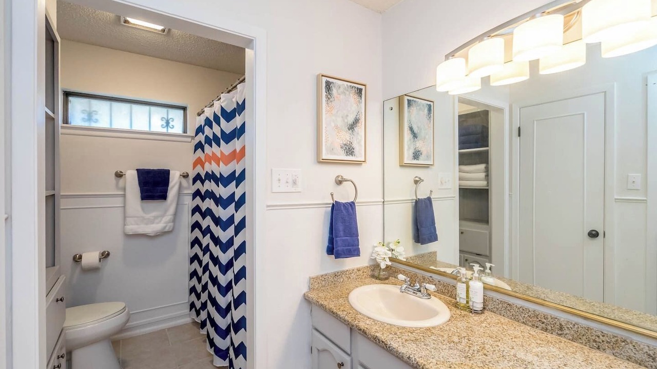 Photo of Bathroom in Royal Ridge