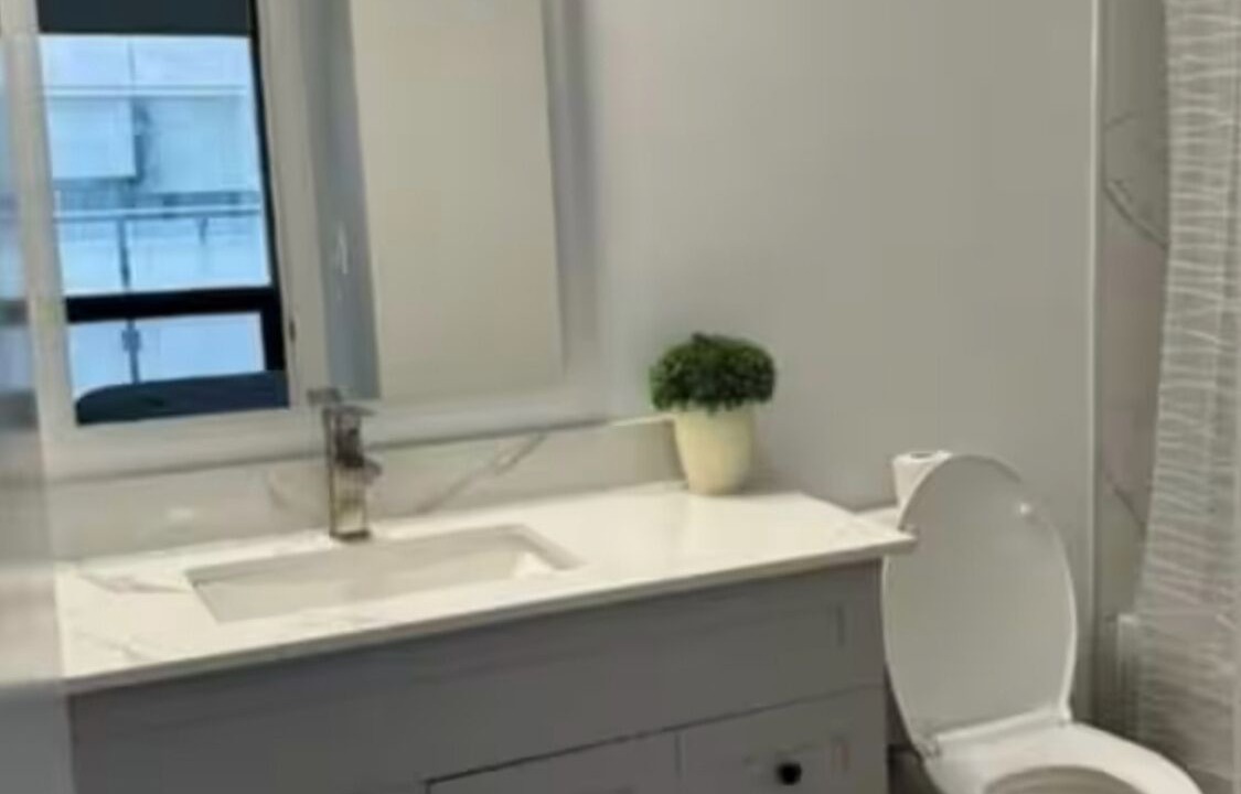 Photo of Bathroom in Bay Street Corridor