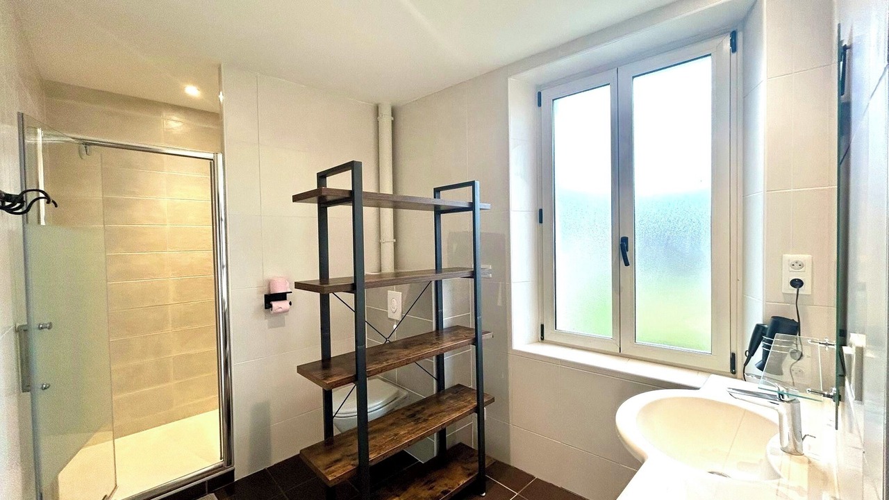 Photo of Bathroom in Cheille