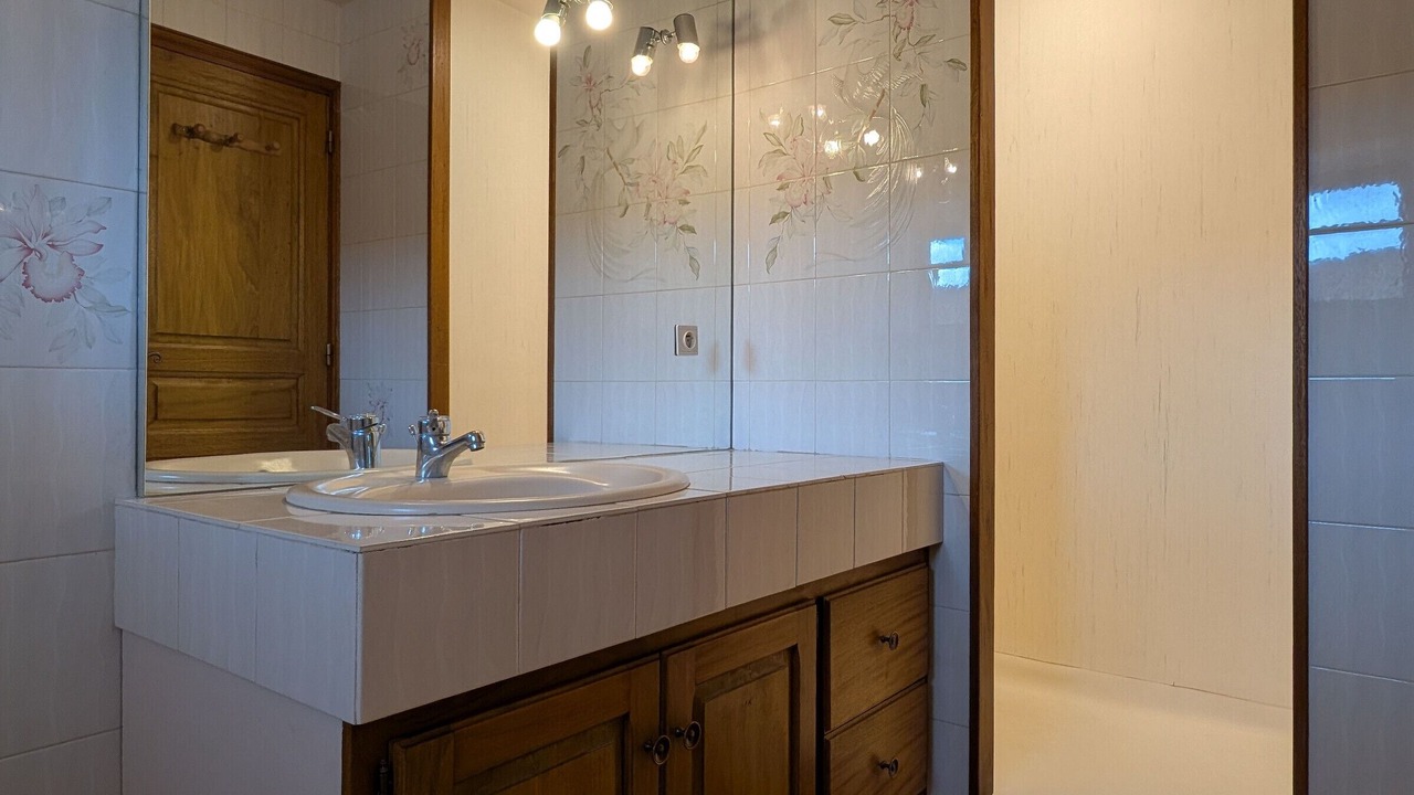 Photo of Bathroom in Polignac