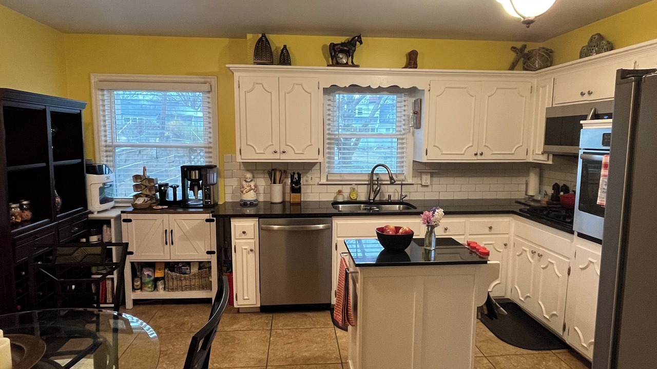 Photo of Kitchen in Bel-air Heights