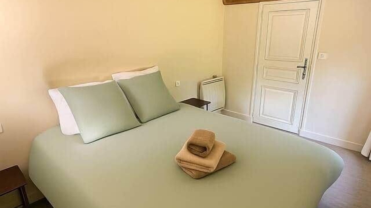 Photo of Bedroom in Cely
