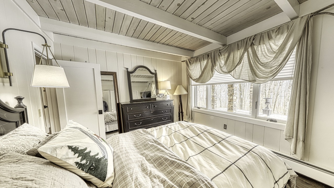 Photo of Bedroom in Ellicottville