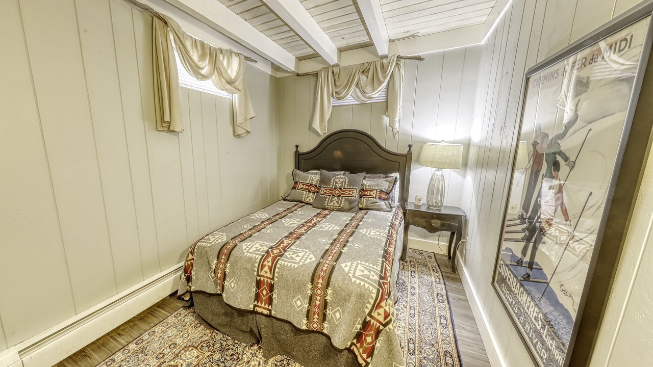 Photo of Bedroom in Ellicottville
