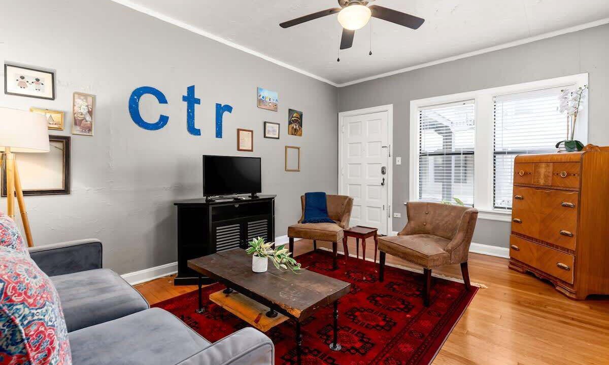 Photo of Livingroom in Midtown