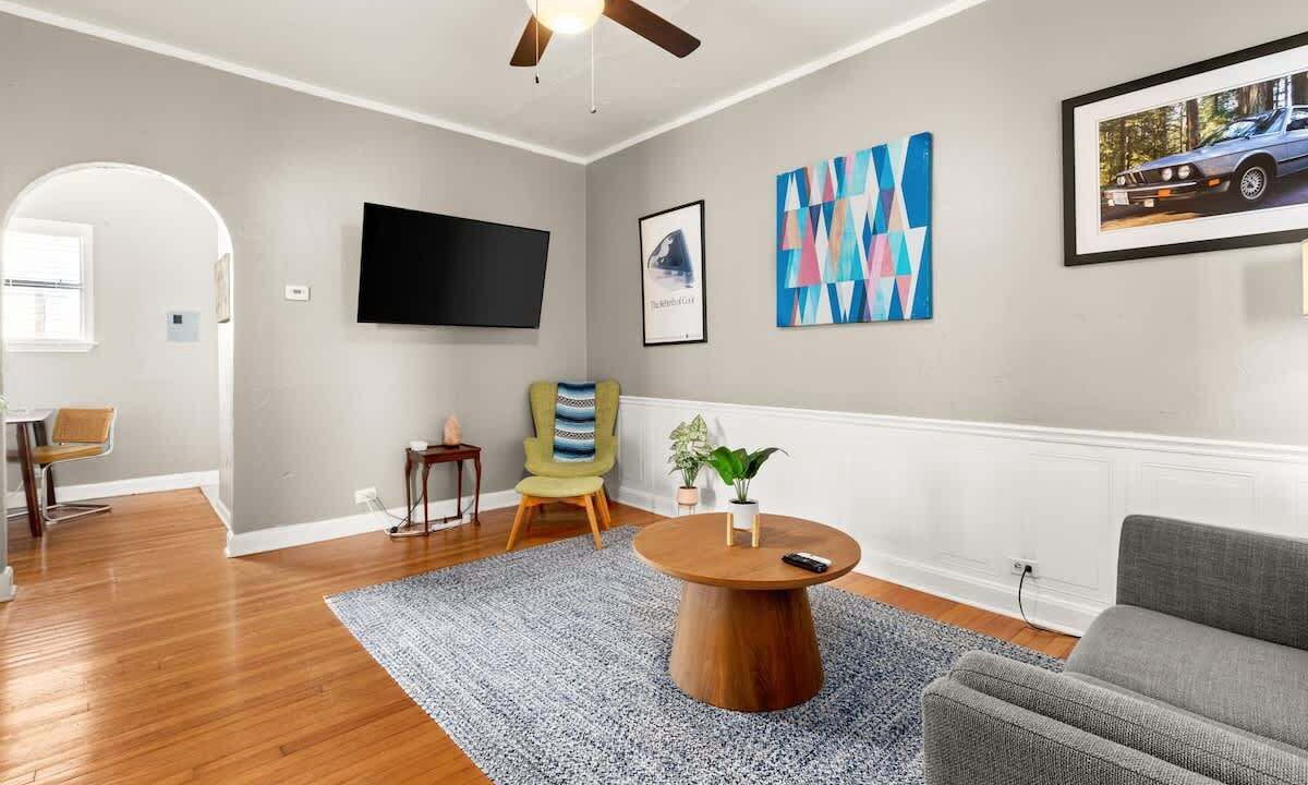 Photo of Livingroom in Midtown