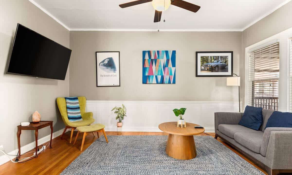 Photo of Livingroom in Midtown