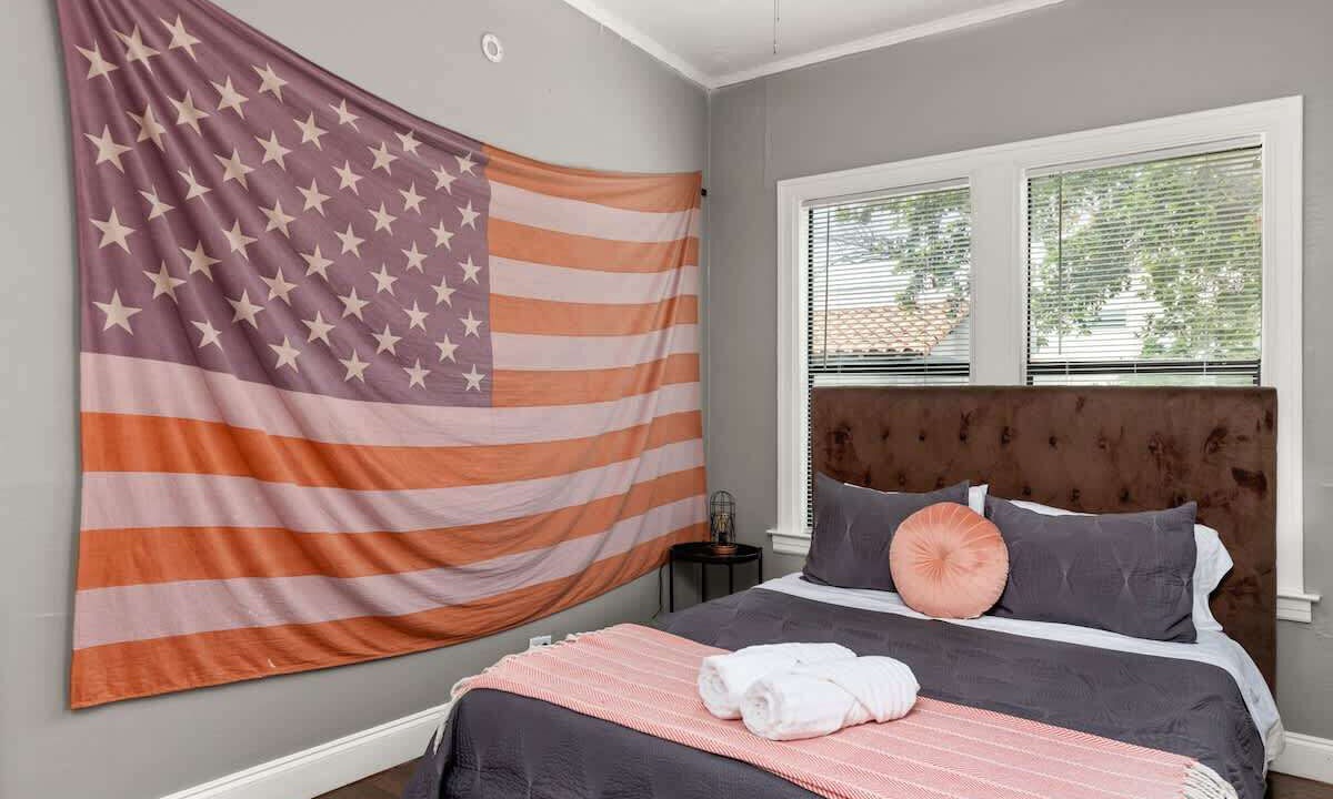 Photo of Bedroom in Midtown