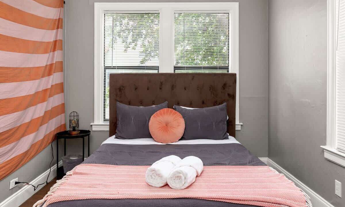 Photo of Bedroom in Midtown