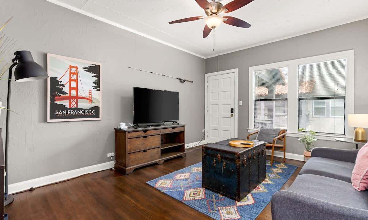 Photo of Livingroom in Midtown