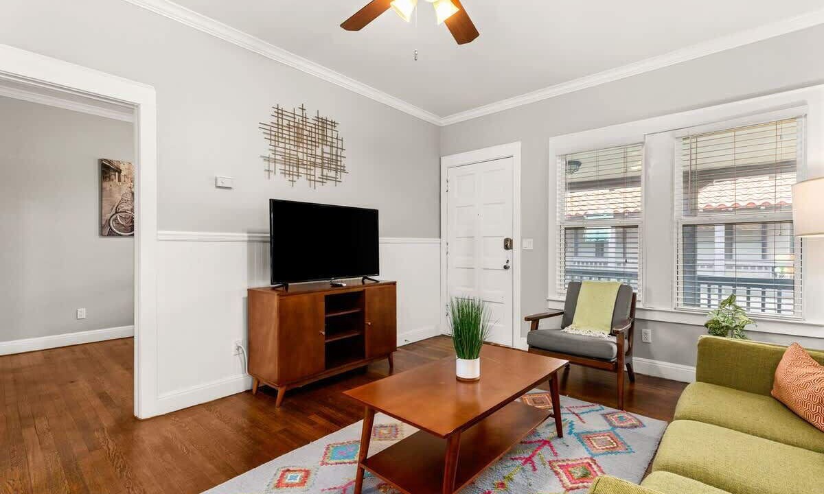 Photo of Livingroom in Midtown