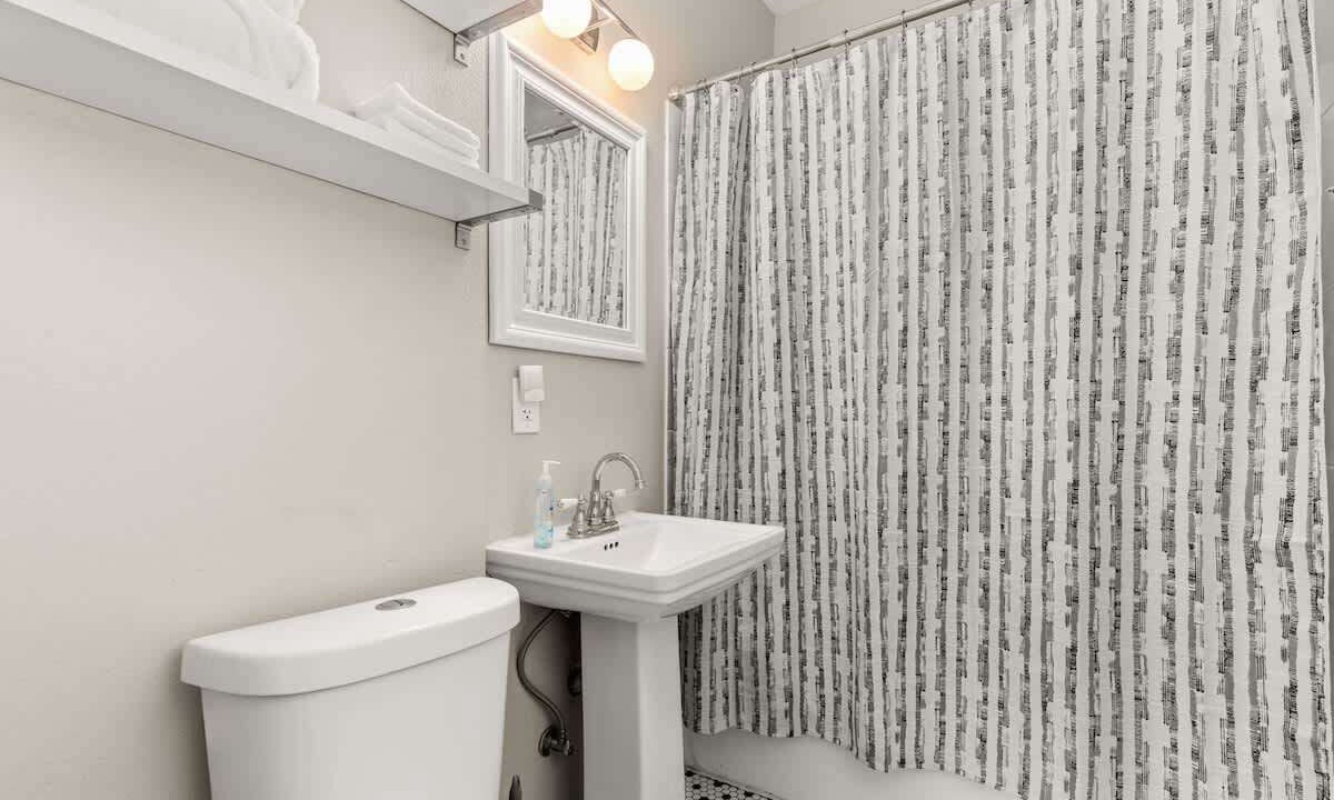 Photo of Bathroom in Midtown
