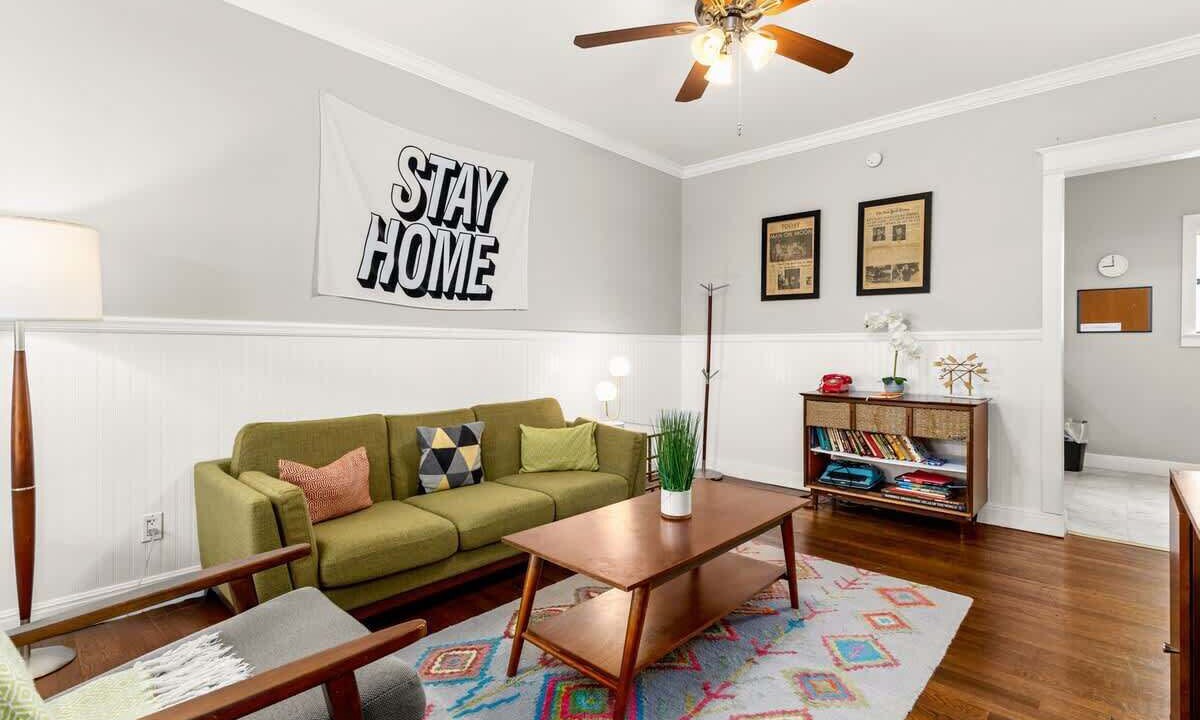 Photo of Livingroom in Midtown