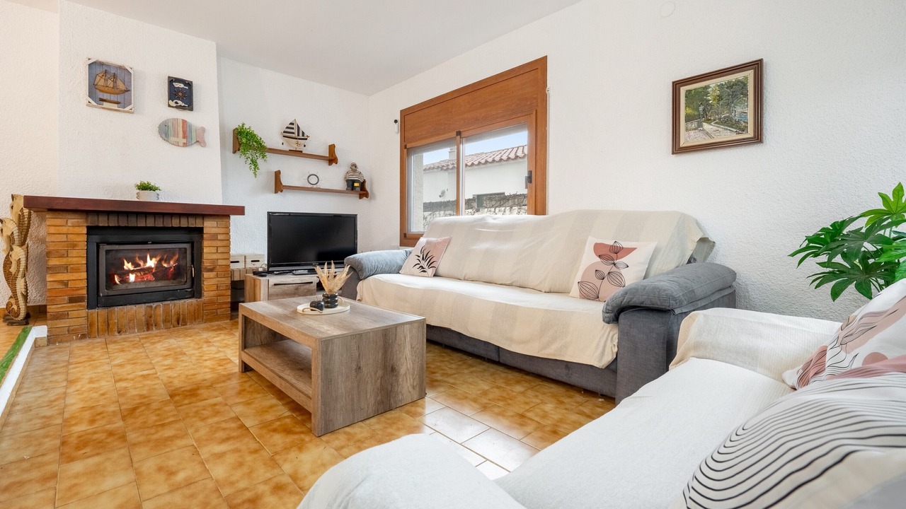 Photo of Livingroom in Les Tres Cales