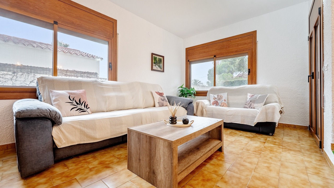 Photo of Livingroom in Les Tres Cales