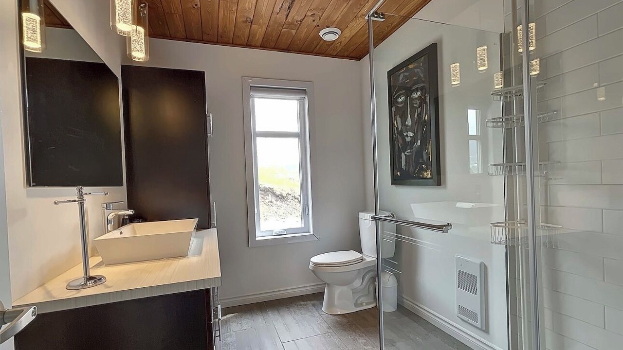 Photo of Bathroom in Saint-David-de-Falardeau