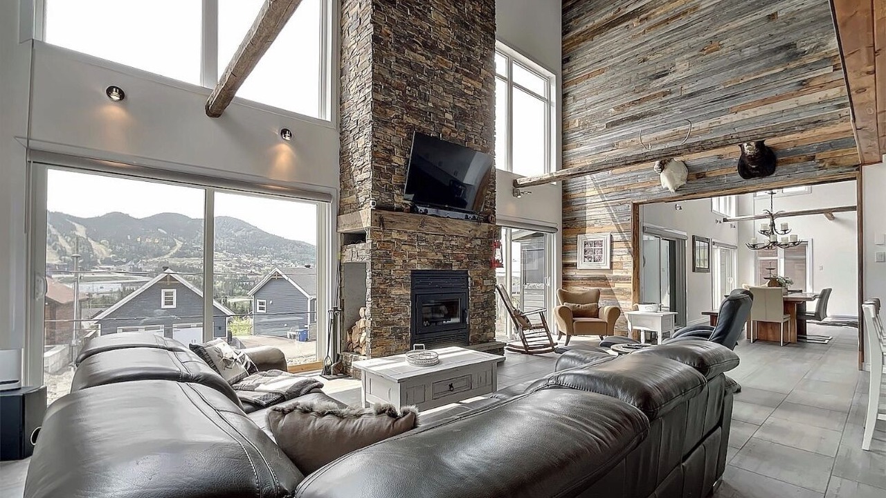 Photo of Livingroom in Saint-David-de-Falardeau