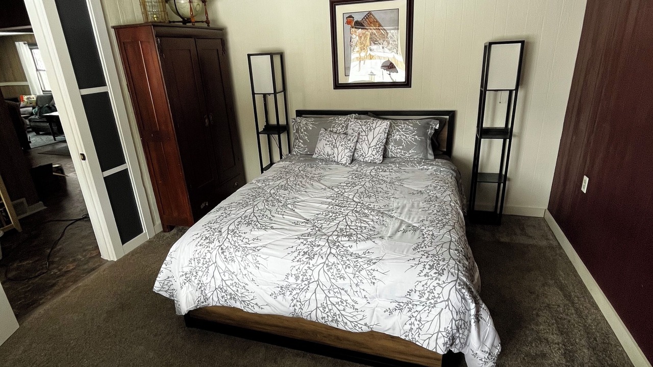 Photo of Bedroom in Lake Linden