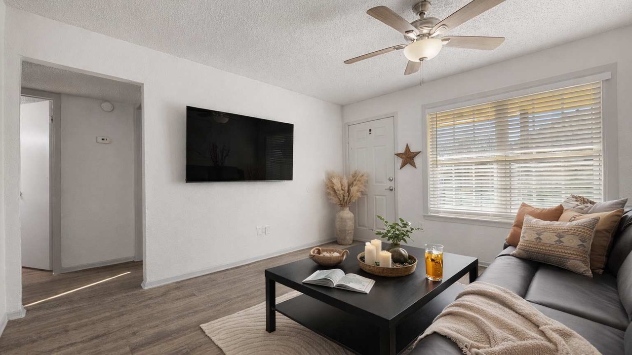 Photo of Livingroom in Central Arlington
