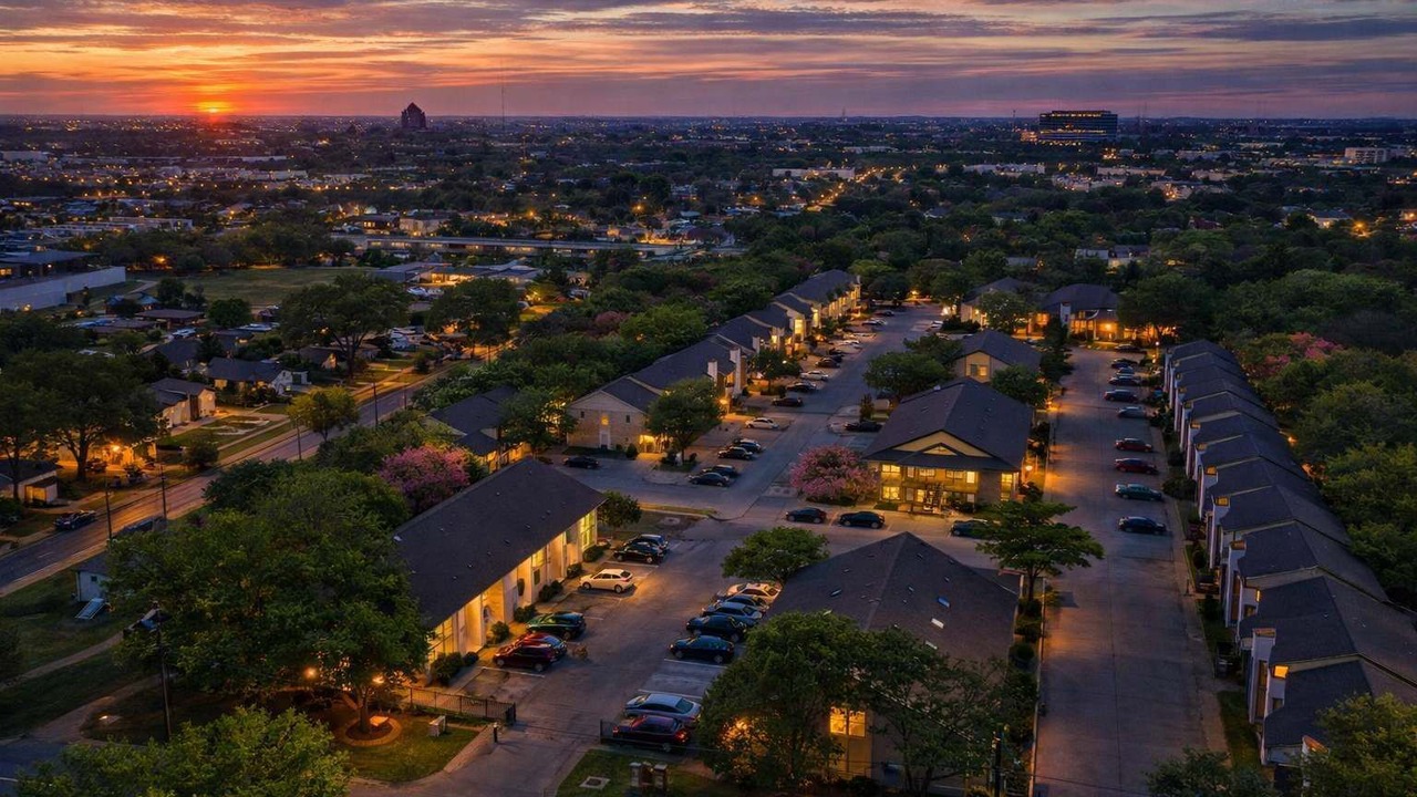 Photo of Outdoor in Central Arlington