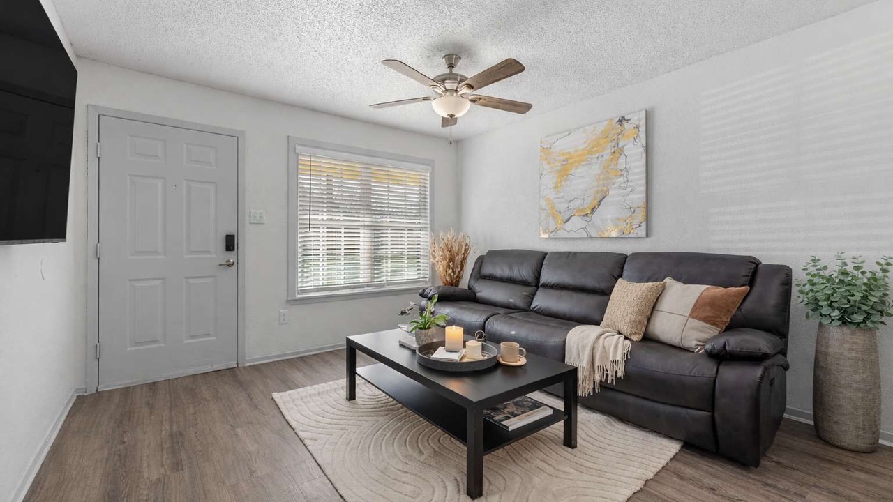 Photo of Livingroom in Central Arlington