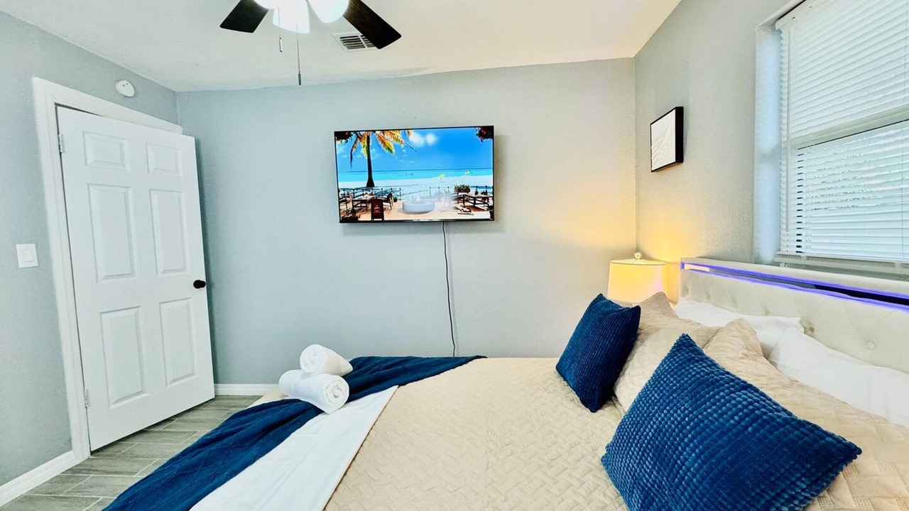 Photo of Bedroom in Crystal Lake