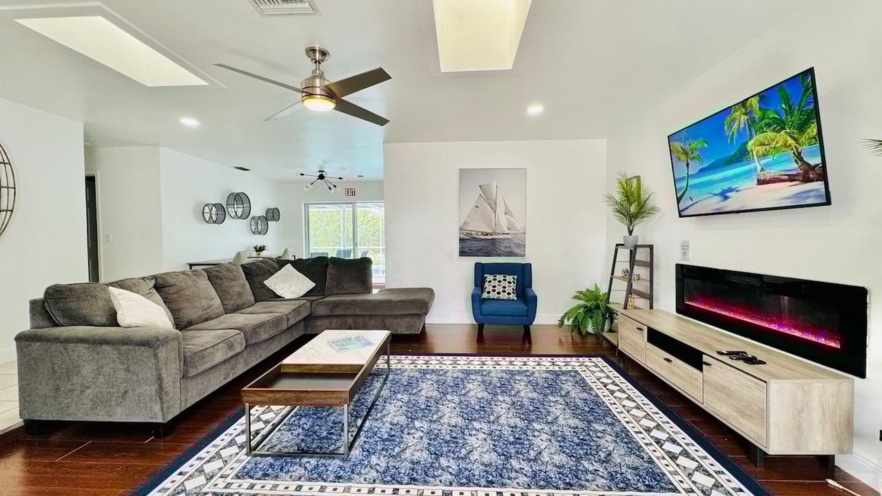Photo of Livingroom in Sunrise