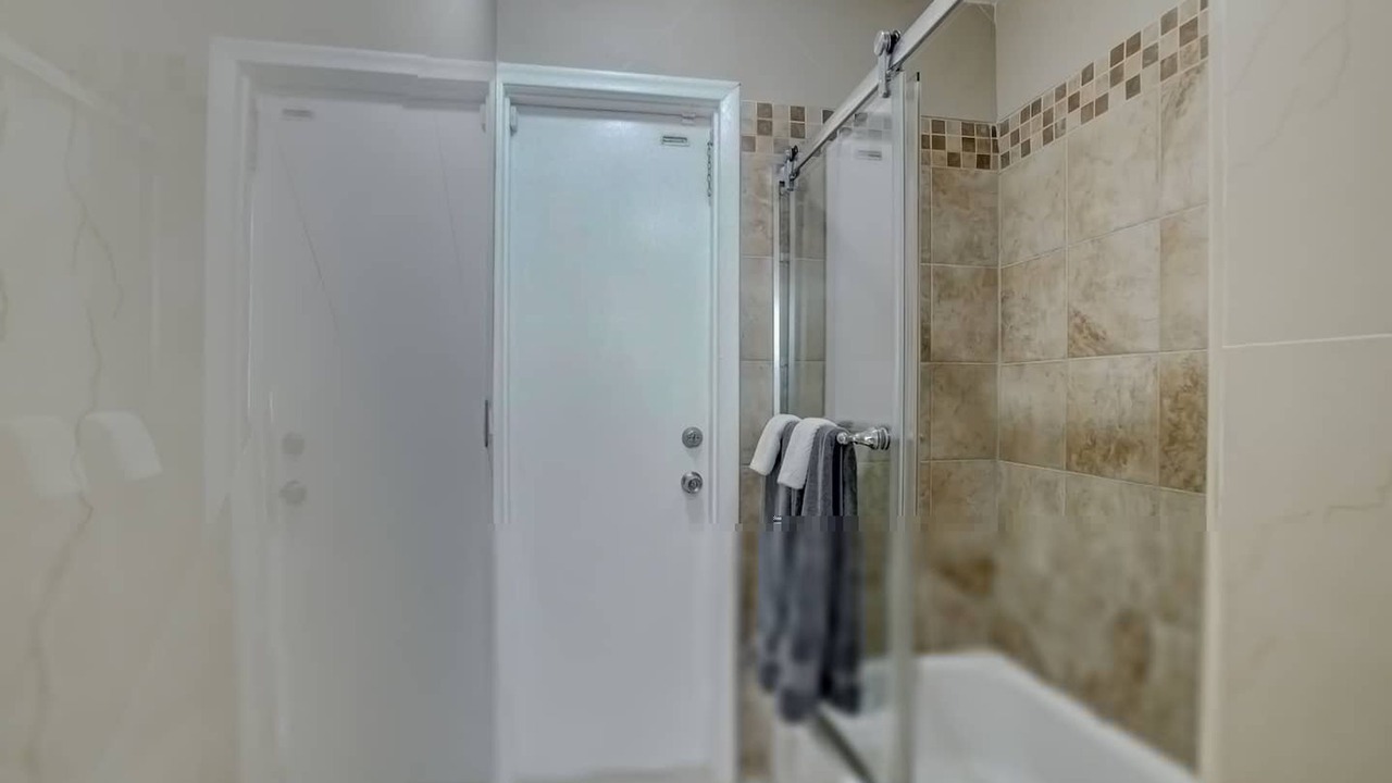 Photo of Bathroom in Sunrise