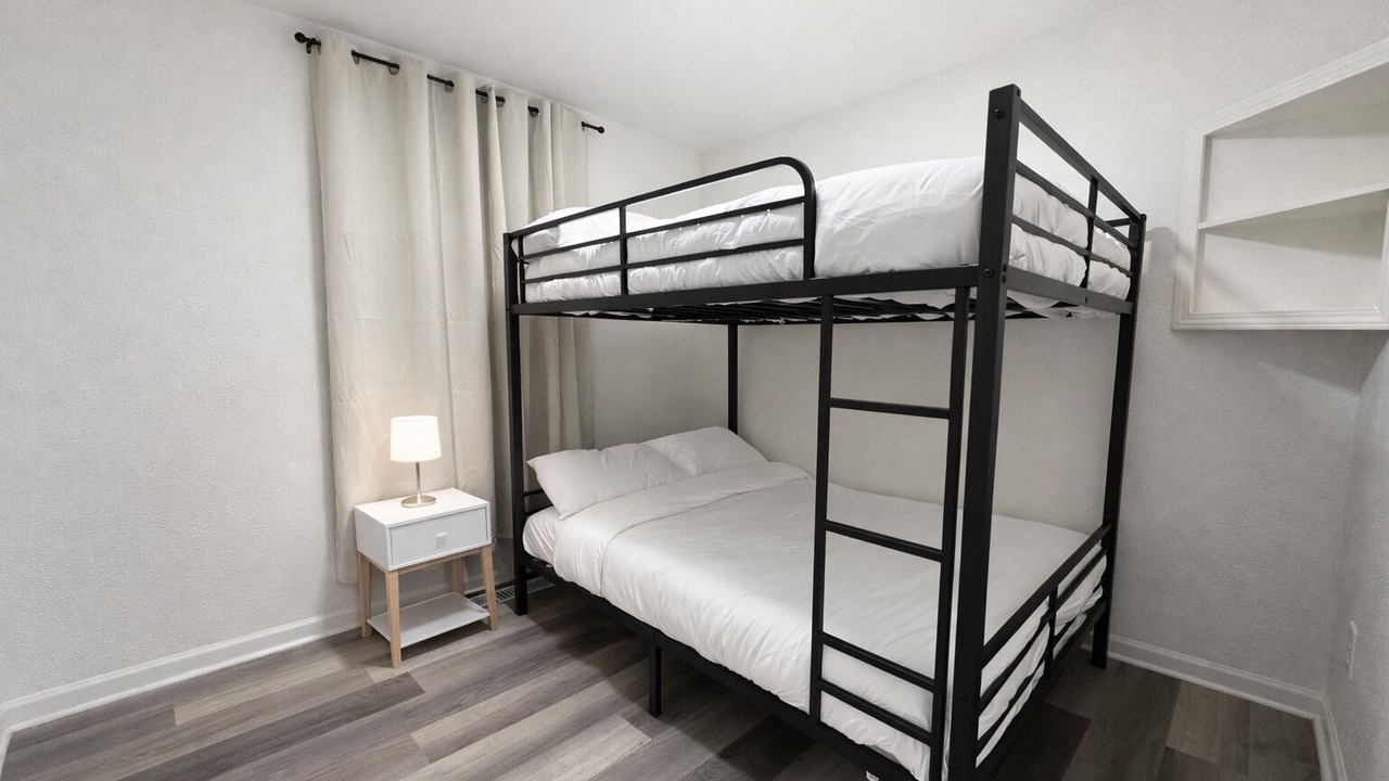 Photo of Bedroom in Gardner
