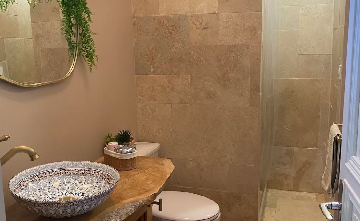 Photo of Bathroom in Courniou