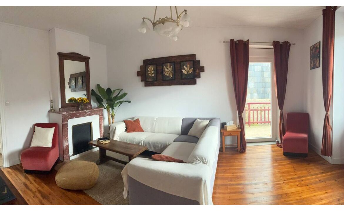 Photo of Livingroom in Courniou