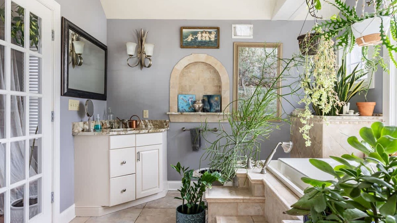 Photo of Bathroom in Lambertville