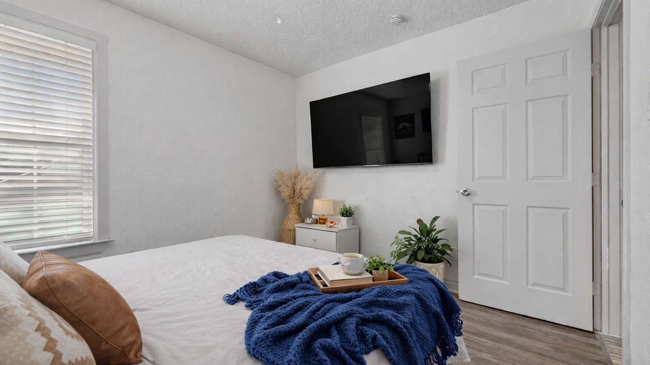 Photo of Bedroom in Central Arlington