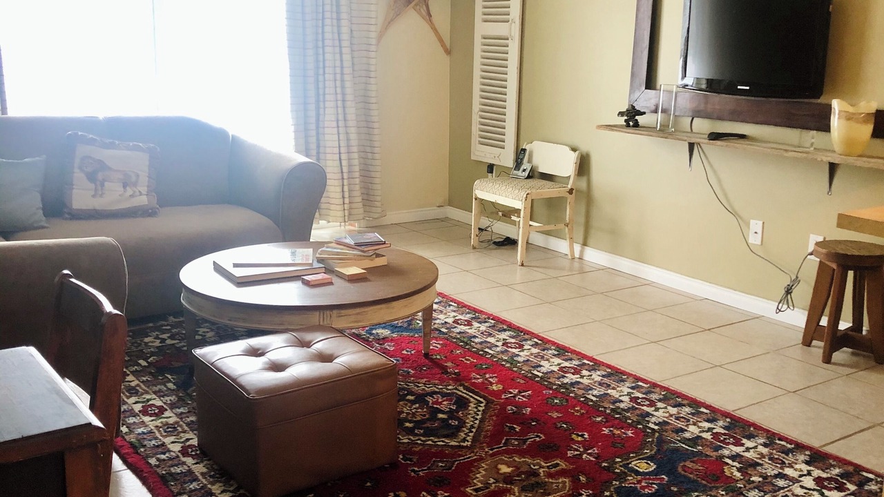 Photo of Livingroom in Sainte-Marguerite-du-Lac-Masson
