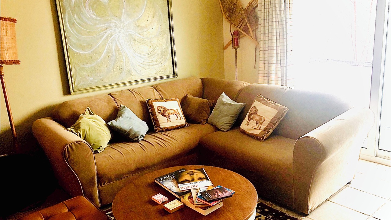 Photo of Livingroom in Sainte-Marguerite-du-Lac-Masson