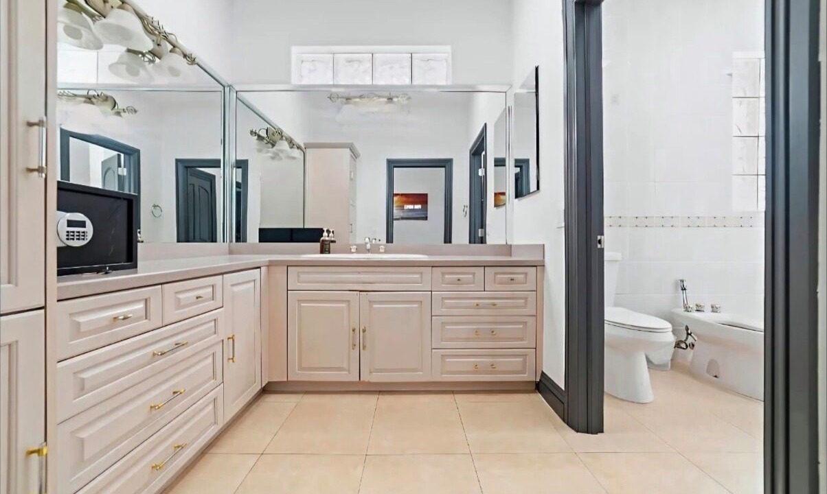 Photo of Bathroom in Ludlam