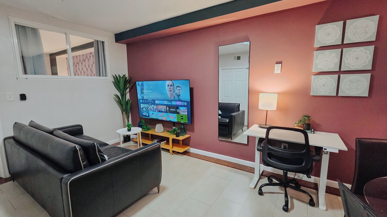 Photo of Livingroom in Center City