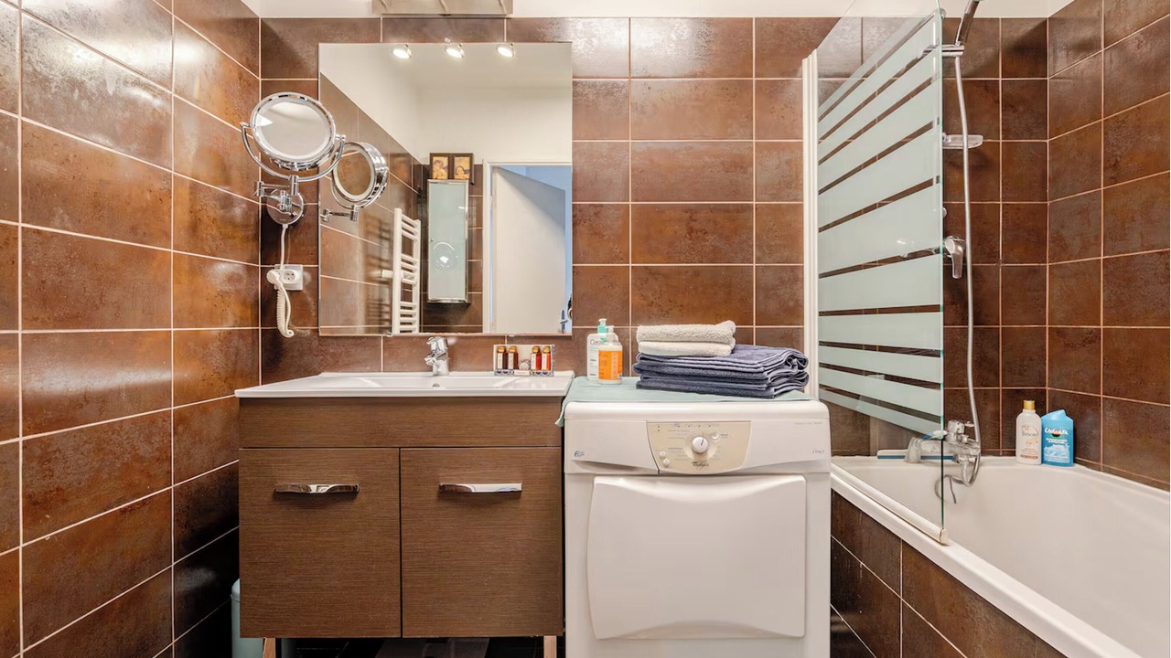 Photo of Bathroom in Aubervilliers