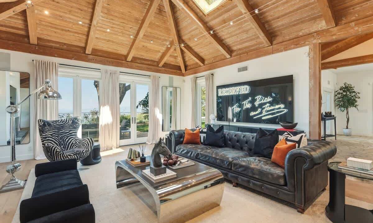 Photo of Livingroom in Los Angeles