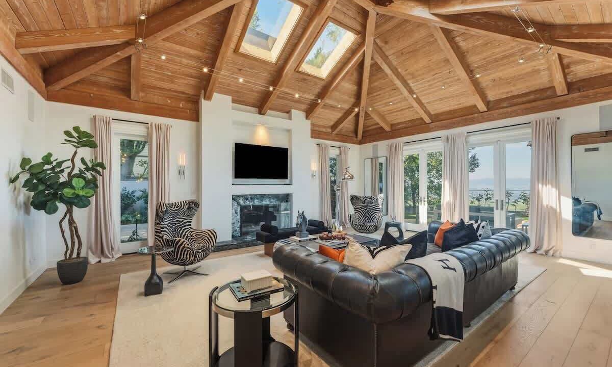 Photo of Livingroom in Los Angeles