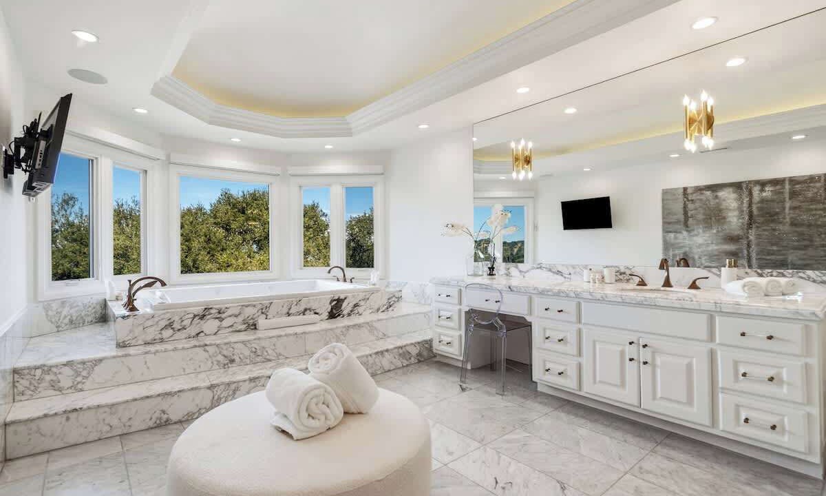 Photo of Bathroom in Los Angeles