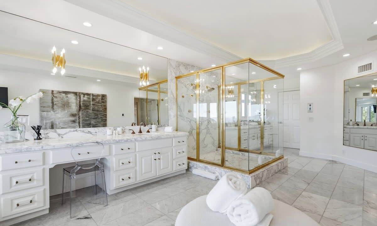 Photo of Bathroom in Los Angeles