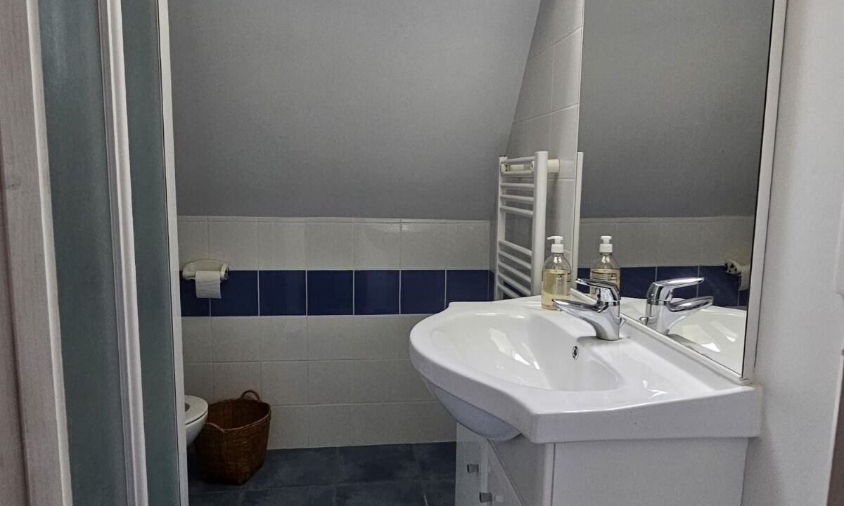 Photo of Bathroom in Belmont-Luthezieu