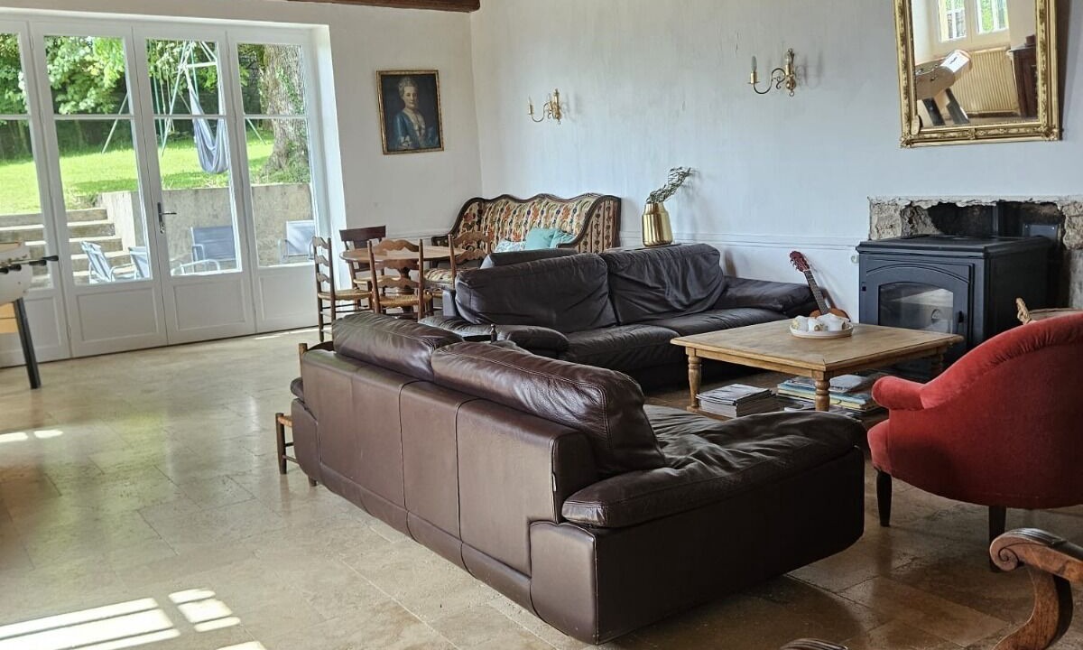 Photo of Livingroom in Belmont-Luthezieu