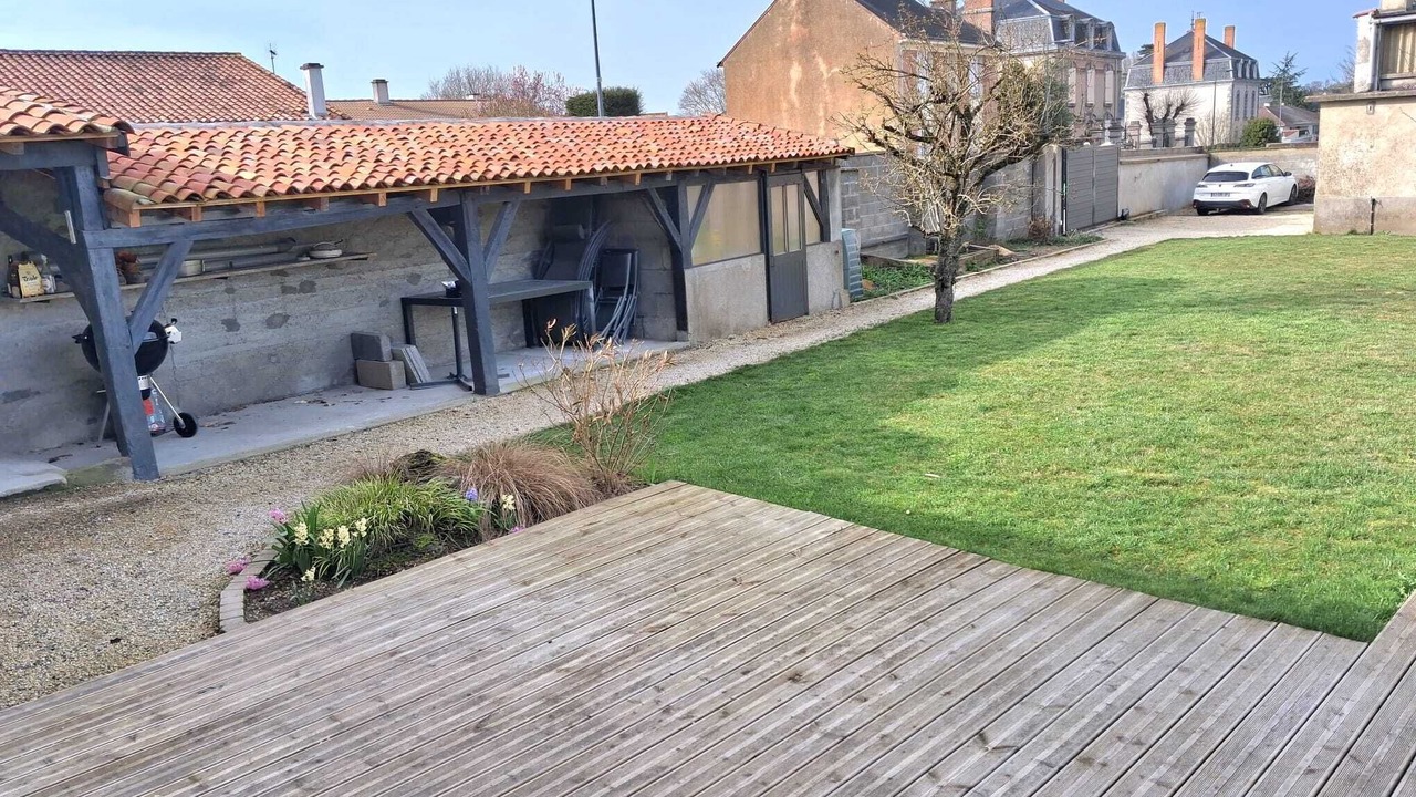 Photo of Patio Balcony in Nueil-les-Aubiers